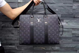 廣州二手服裝鞋帽箱包市場 巴寶莉、普拉達(dá)、LV等奢侈品牌貨源直供解析